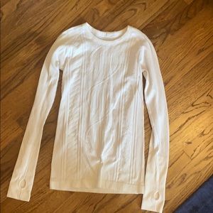 Lululemon size 6 Long sleeve swiftly tech
